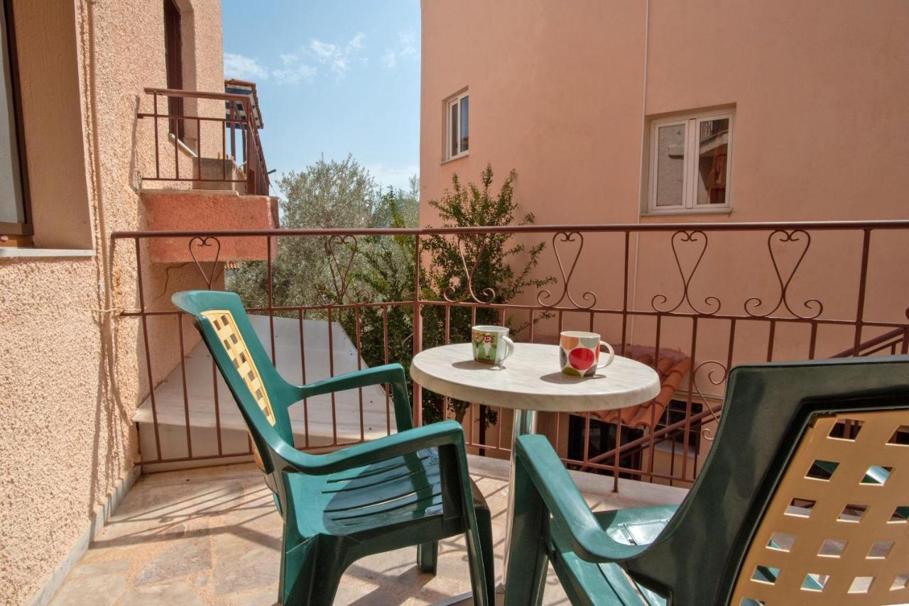 טולון Kleoni Club Apartments מראה חיצוני תמונה