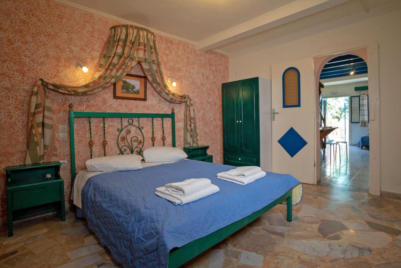 טולון Kleoni Club Apartments מראה חיצוני תמונה