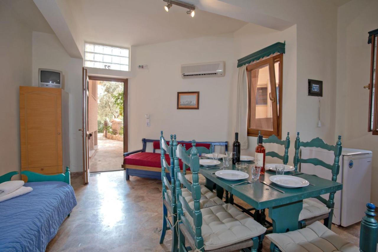טולון Kleoni Club Apartments מראה חיצוני תמונה