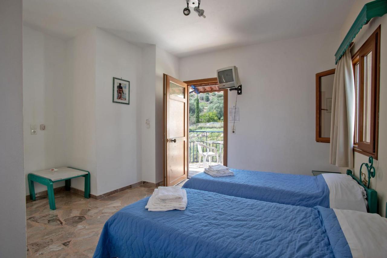 טולון Kleoni Club Apartments מראה חיצוני תמונה