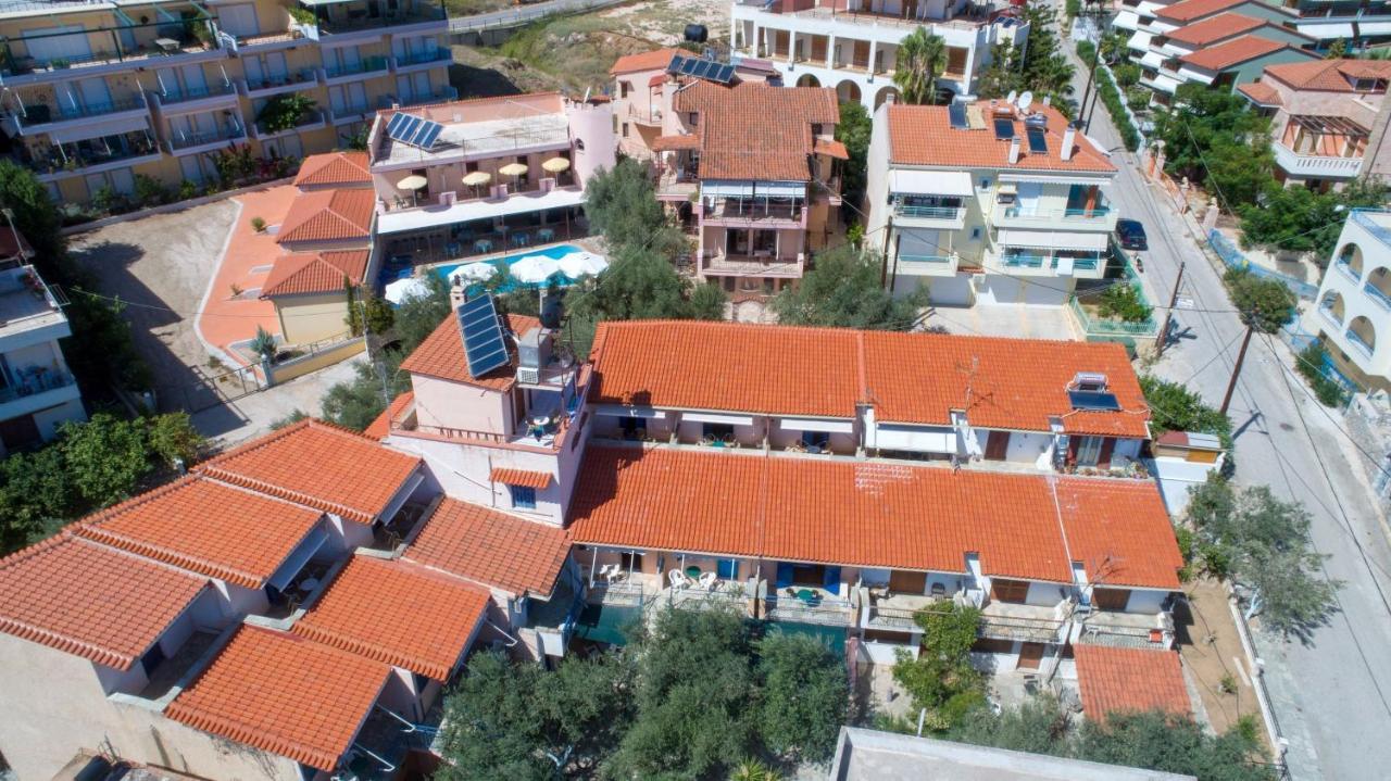 טולון Kleoni Club Apartments מראה חיצוני תמונה