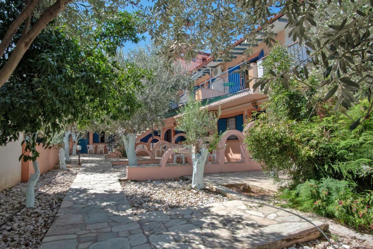 טולון Kleoni Club Apartments מראה חיצוני תמונה